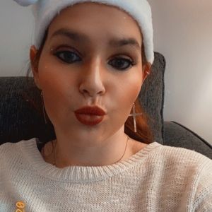 Meet your Posher, Alyssa